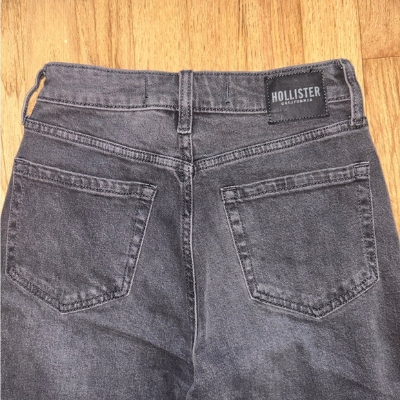 Hollister Ultra High-Rise Mom Jeans Size 00R W23 L27 - Picture 6 of 6